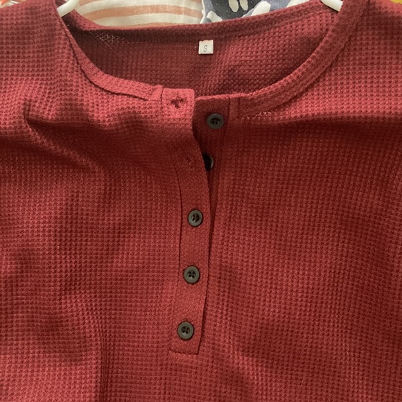 Maroon waffle knit long sleeve - Picture 3 of 3